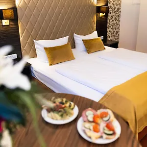 4* Hotell Royal International
